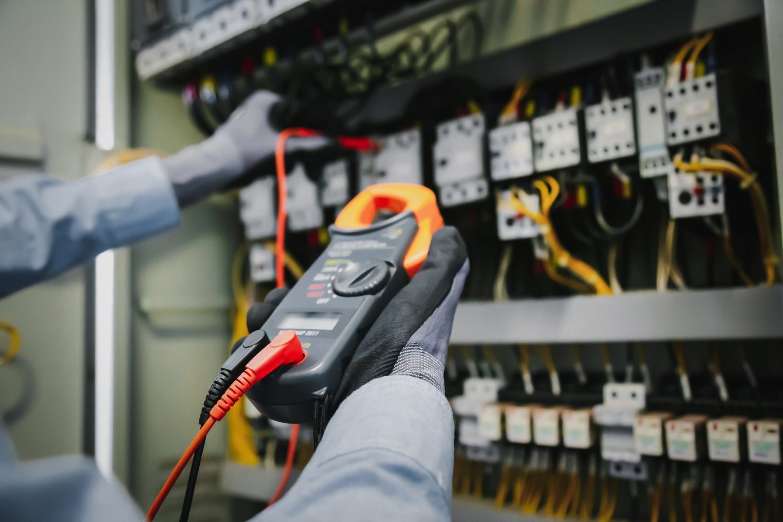 electrical contracting experts in Saudi Arabia