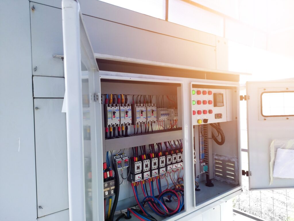 Comparison Between Different Types of Electrical Panels: Which One Suits Your Project?